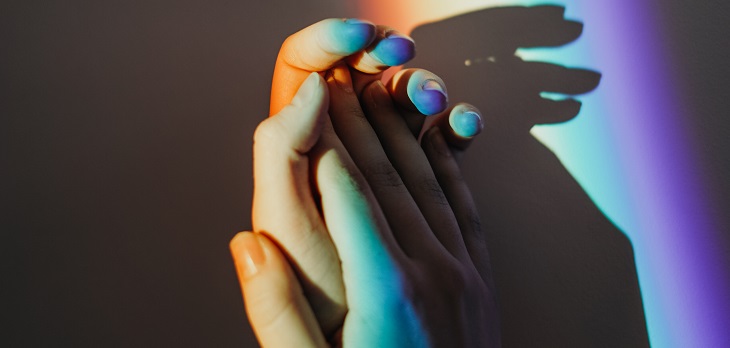 ¿Iguales ante la ley? La normativa sobre el consentimiento sexual que castiga relaciones homosexuales