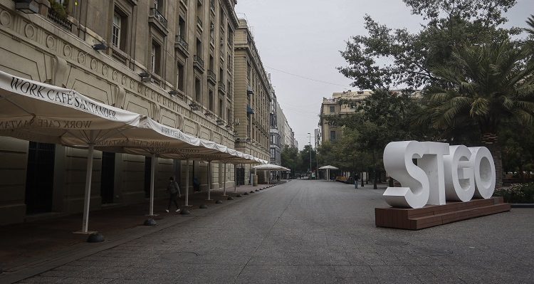 Santiago y Providencia vivirán día clave para determinar si entran al desconfinamiento