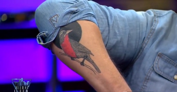 Exministro Sebastián Sichel mostró en Sigamos de Largo el tatuaje que se hizo tras dejar La Moneda