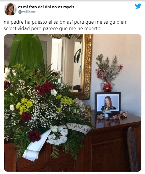 Padre armó altar para desearle éxito a su hija