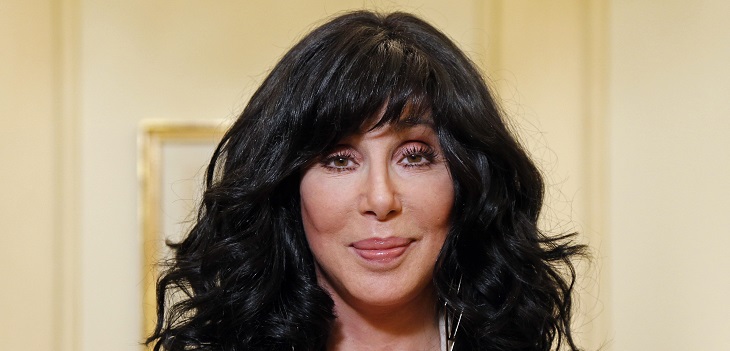 Cher se ofreció como voluntaria para trabajar en correos de EEUU pero no le creyeron