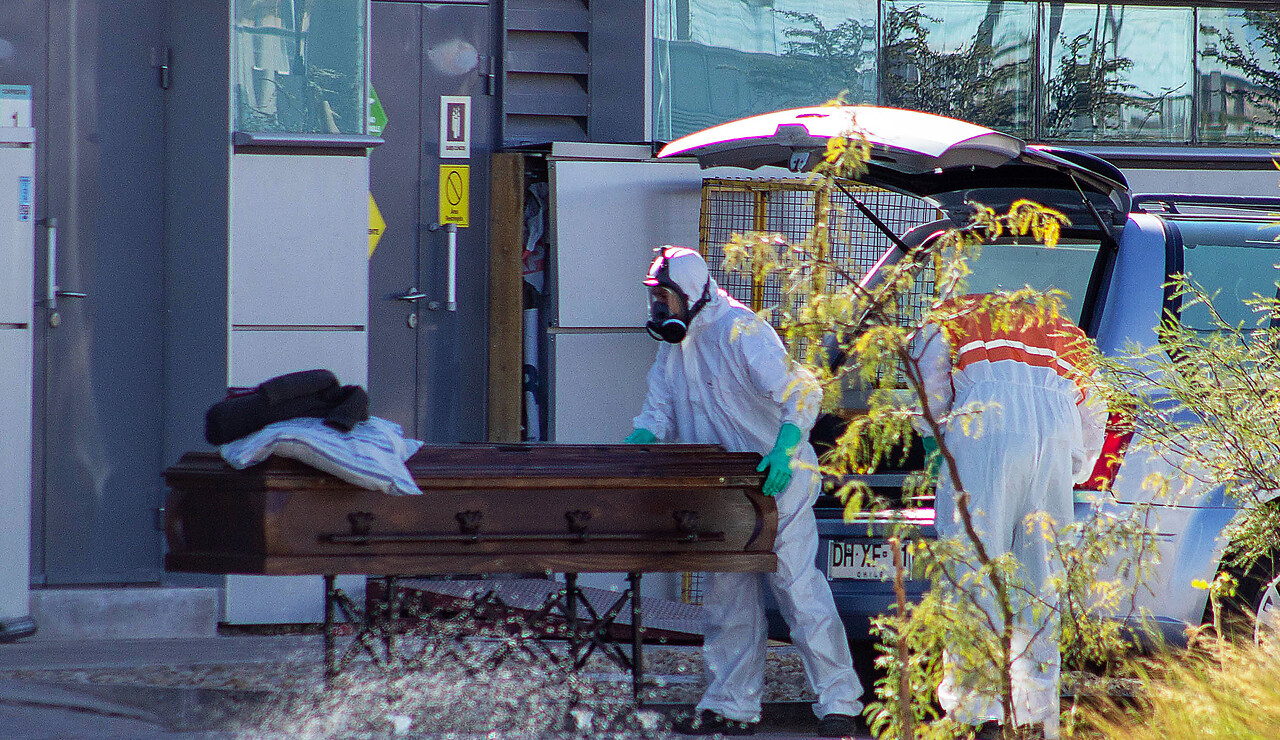 Informe del DEIS cifra en más de 13 mil los fallecidos confirmados y sospechosos de COVID-19