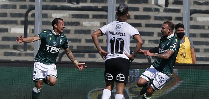 Santiago Wanderers vence por 3 - 2 a Colo Colo en el esperado retorno del fútbol