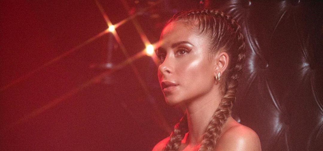 El aplaudido show de Cami en Cosquín Rock Festival Online: hizo potente llamado