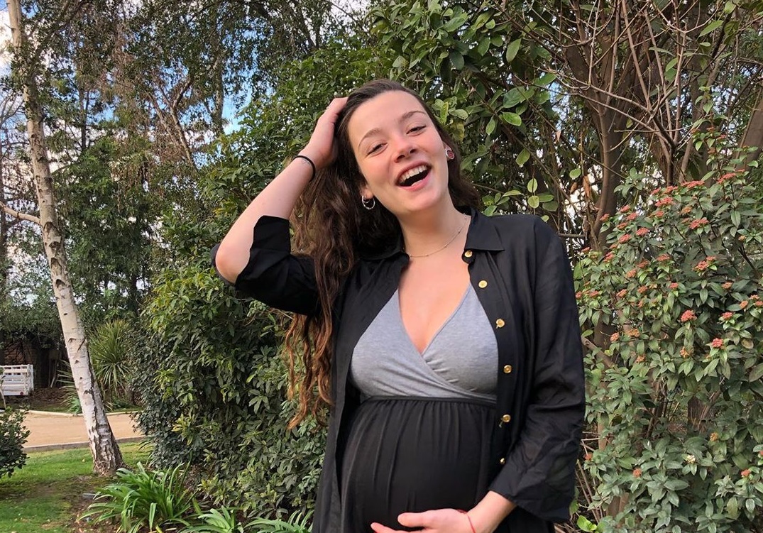 Pareja de Catalina Castelblanco anunció que actriz dio a luz y compartió la primera foto de su bebé