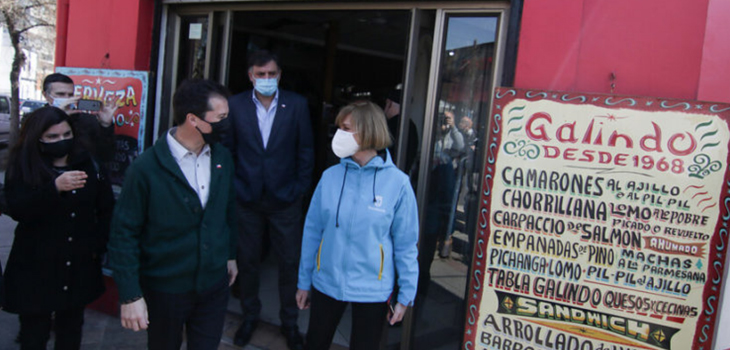 En espacios abiertos y con mesas a 2 metros de distancia: así será la reapertura de restaurantes