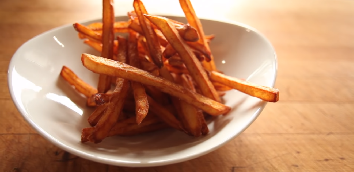 ¿Te gustan las papas fritas crujientes? Este es el sencillo truco que debes seguir para cocinarlas