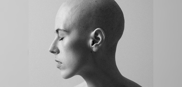 Joven hispana fue diagnosticada tardíamente de cáncer por culpa del COVID: brindó potente relato