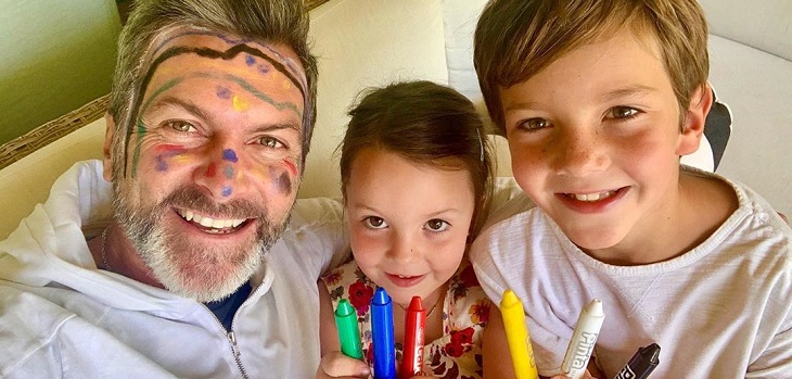 Hija de Cristián Sánchez y Diana Bolocco es pura ternura durante amistosa conversación con 'Siri'