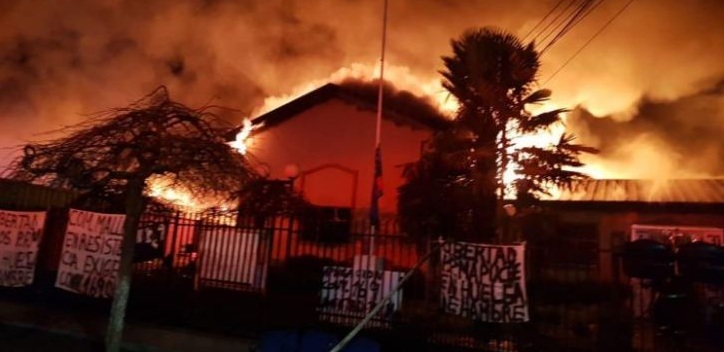 Municipios de Ercilla y Traiguén incendiados tras incidentes: Curacautín y Victoria con destrozos