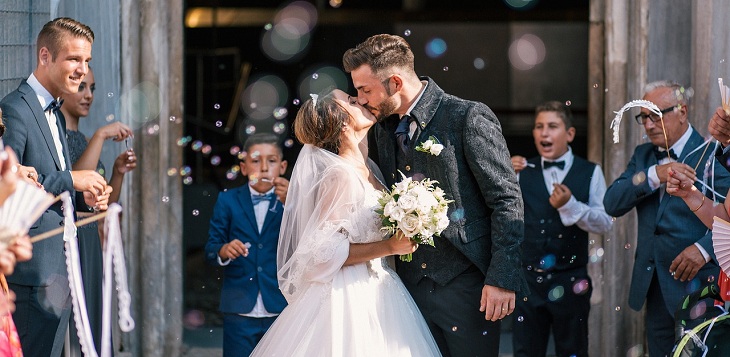 Alarma en España: novio hizo ceremonia con 200 invitados y días más tarde dio positivo a COVID-19