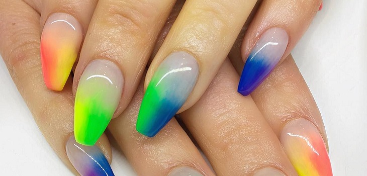 Uñas 'neón ombré', la tendencia en degradado que te encantará en primavera