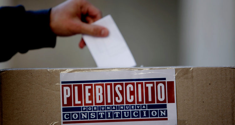 Presidenta del Senado abre la puerta a debatir participación de NNA, desde 16 años, en constituyente