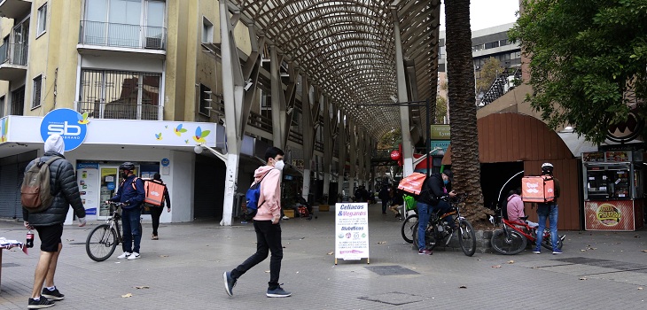 Expertos cuestionan desconfinamiento en Providencia y piden transparentar cifras de trazabilidad