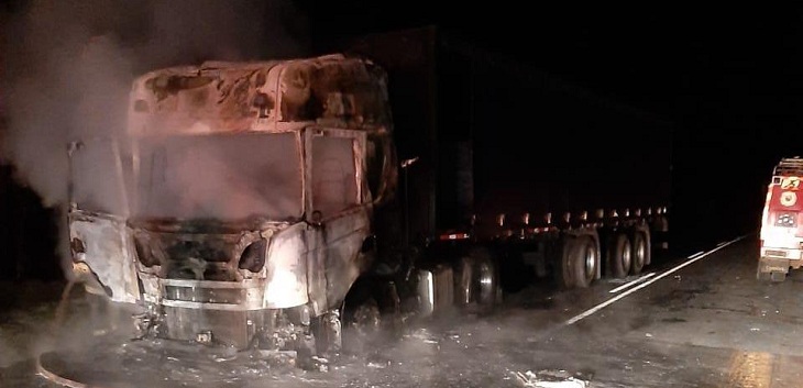 Niña de 9 años resultó gravemente herida tras ataque incendiario en ruta que une Collipulli y Angol