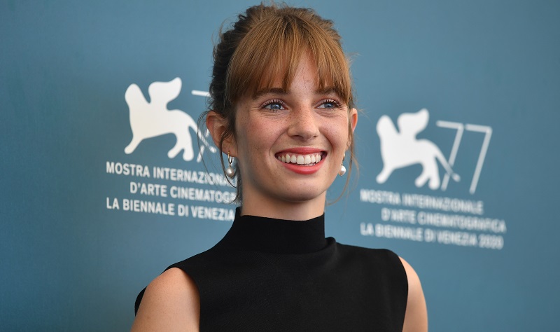 La reflexión de Maya Thurman-Hawke por su dislexia y el bullying que sufrió por padecerla