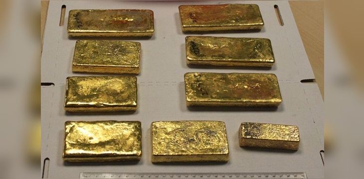 Como un almuerzo: hombre intentó tomar avión con 16 kilos de oro en un tupper de comida
