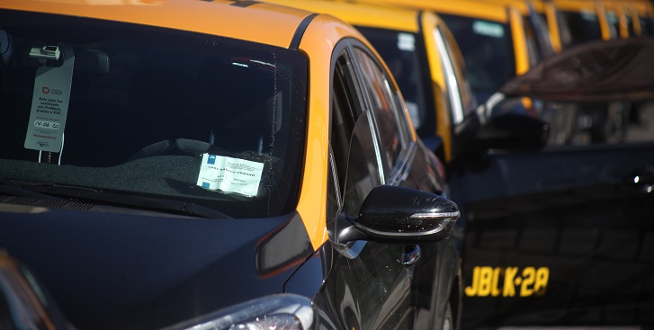 Gobierno anuncia bono de $350 mil para transportistas afectados por la pandemia: así puedes postular