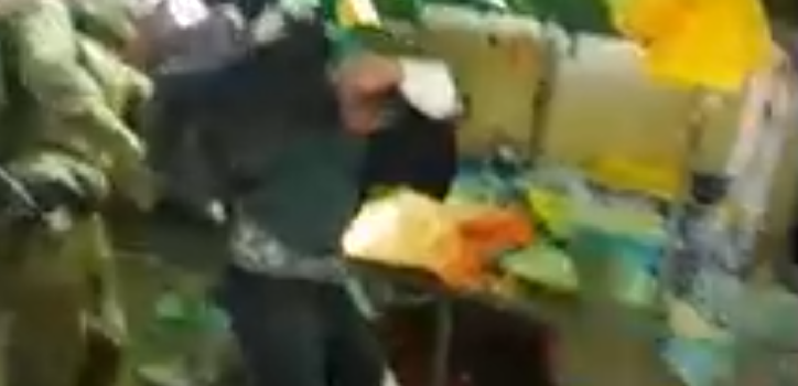 Hombre acusado de violación es linchado en Quintero: intentaron impedir que el SAMU lo atendiera