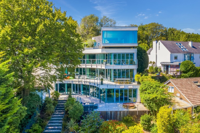 The Curve | Grand Designs