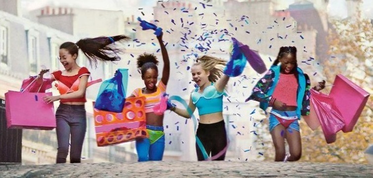 Lanzan en redes boicot contra Netflix por sexualizar a las niñas con película francesa 