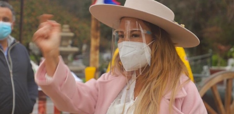 El traje de huasa de color atípico de Cathy Barriga: llamó la atención de Tonka Tomicic