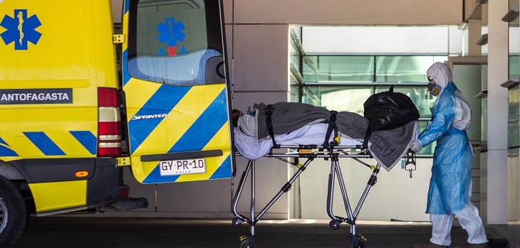 DEIS cifra en 15.823 las muertes asociadas al coronavirus en Chile: RM concentra mayoría de casos