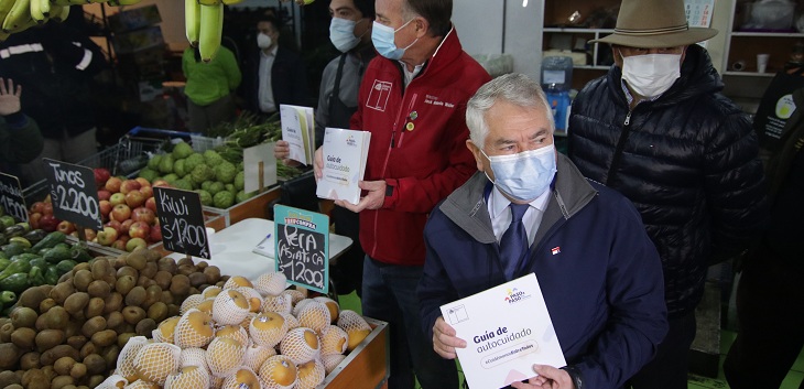 Ministro Enrique Paris anuncia que toque de queda se adelantará para Fiestas Patrias