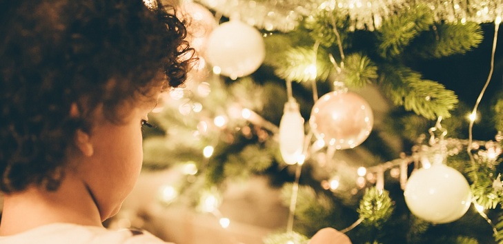 Padres adelantaron la navidad para su hijo de 3 años que fue desahuciado por sus doctores