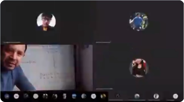 Profesor notó que alumno seguía la clase desde la cama y la hilarante reacción que tuvo es viral