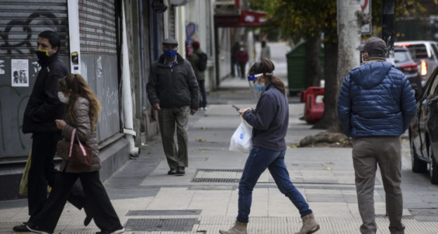 Balance COVID-19: 1.582 nuevos casos y 23 muertes, la cifra más baja desde que las registra el DEIS