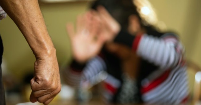 Mujer no vidente fue apuñalada por su pareja en Renca