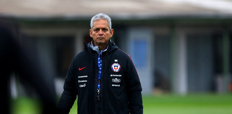 Brayan Cortés a la cabeza: la Roja tiene nómina para tercer microciclo con jugadores del medio local