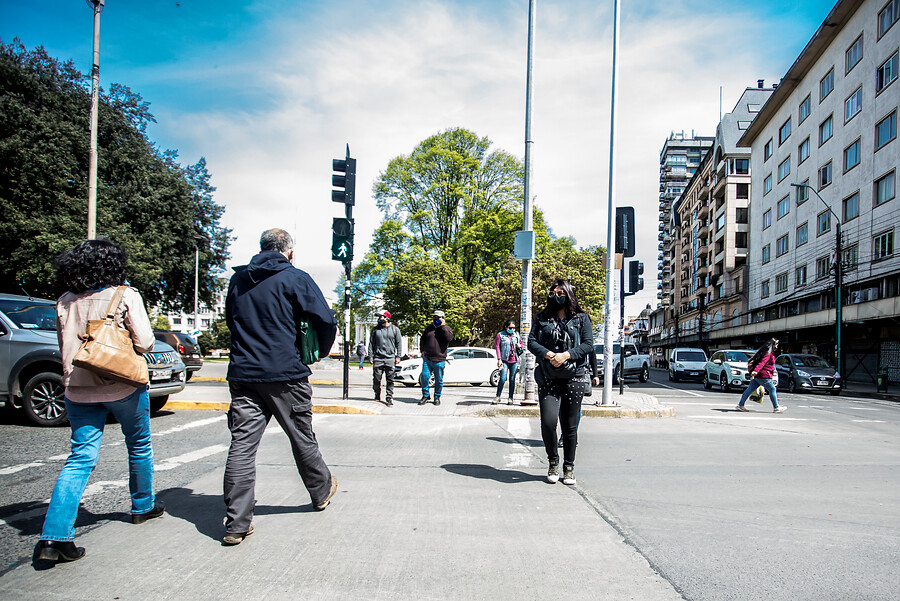 Minsal informó 1.689 nuevos casos de COVID-19: RM, Biobío y Los Lagos lideran contagios diarios