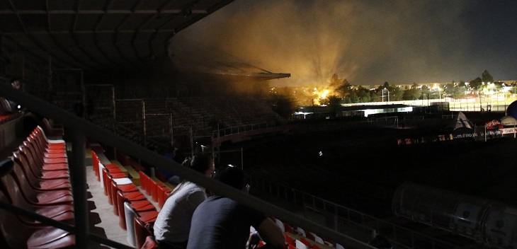 Corte de luz obligó a suspender partido de Curicó Unido y Universidad Católica