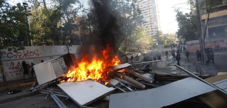 Armada da de baja a funcionario detenido durante incidentes por aniversario del 18-O en Santiago