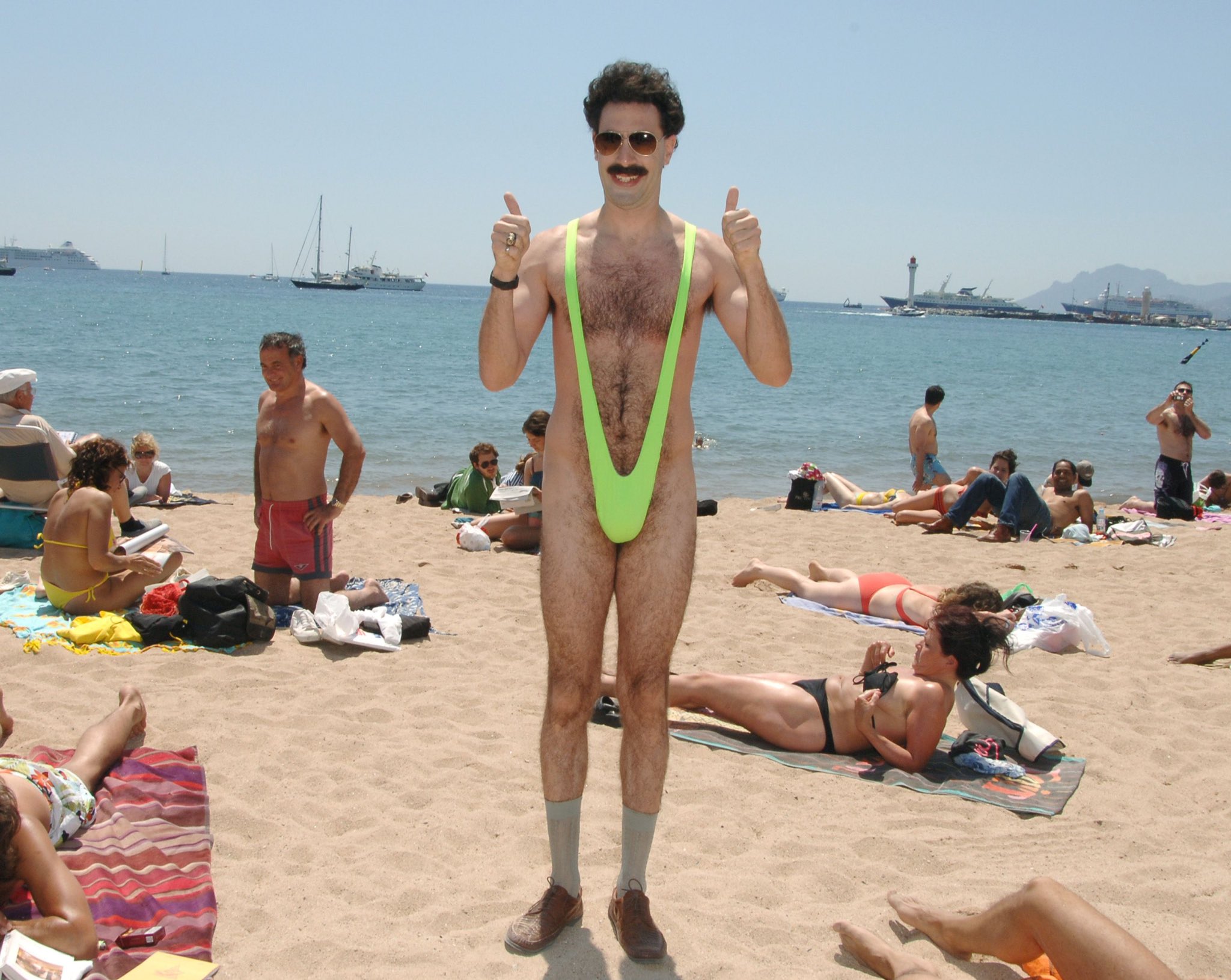 El body de corte alto de Shein que ha sacado risas en redes: fue comparado con "mankini" de Borat