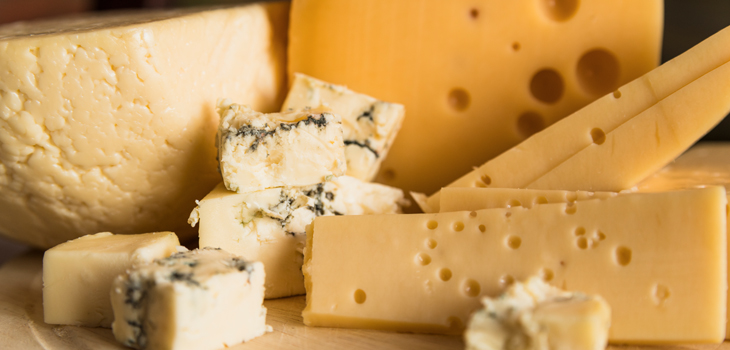 ¿Cómo debemos conservar el queso? Consejos para guardarlo y que dure más tiempo