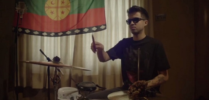 Gustavo Gatica conmemora el 18-O con versión en batería de 