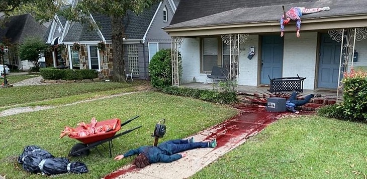 Como si hubiese ocurrido un asesinato: artista decoró su casa de manera impactante para Halloween