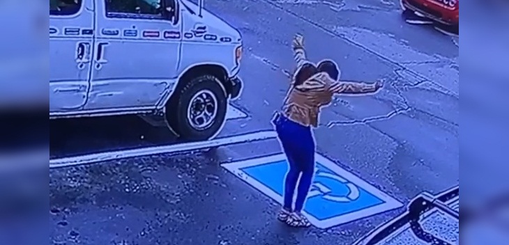 Joven fue a entrevista y consiguió el empleo: celebró con 