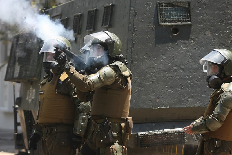 Amnistía Internacional pide investigar Alto Mando de Carabineros por violaciones a DDHH