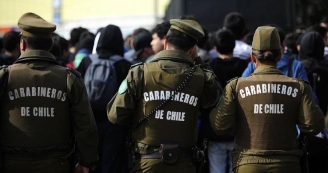 Carabineros cayó 70 puestos en un año en ranking de confianza, según estudio