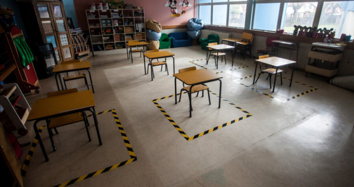 Asociación Chilena de Municipalidades emplazó al Gobierno a desistir de retomar clases presenciales