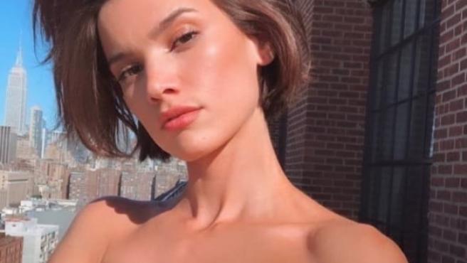 Modelo que triunfó en pasarelas de Europa y EEUU fue hallada deambulanddo en favela de Río de Janeiro