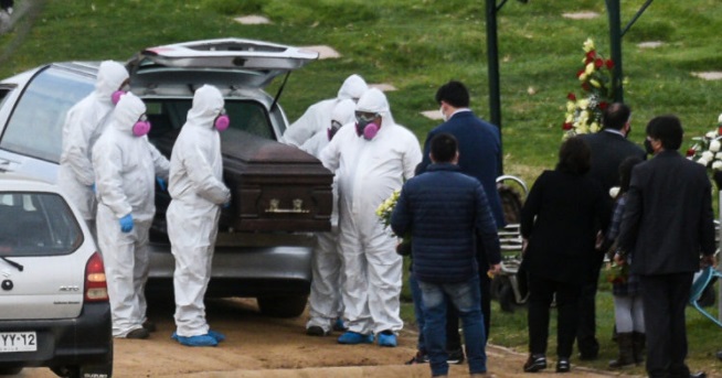 Informe DEIS cifra en cerca de 18 mil las muertes confirmadas y sospechosas por COVID-19