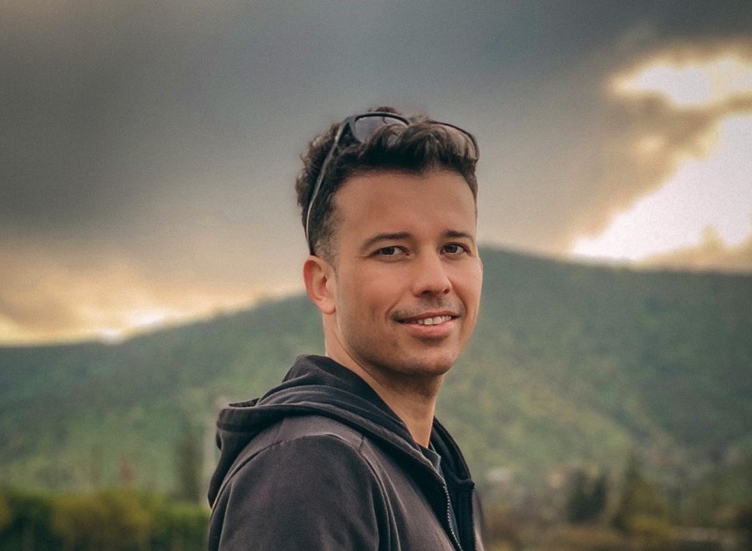 Luis Pedraza cambió drásticamente su look por su hermano fallecido: 