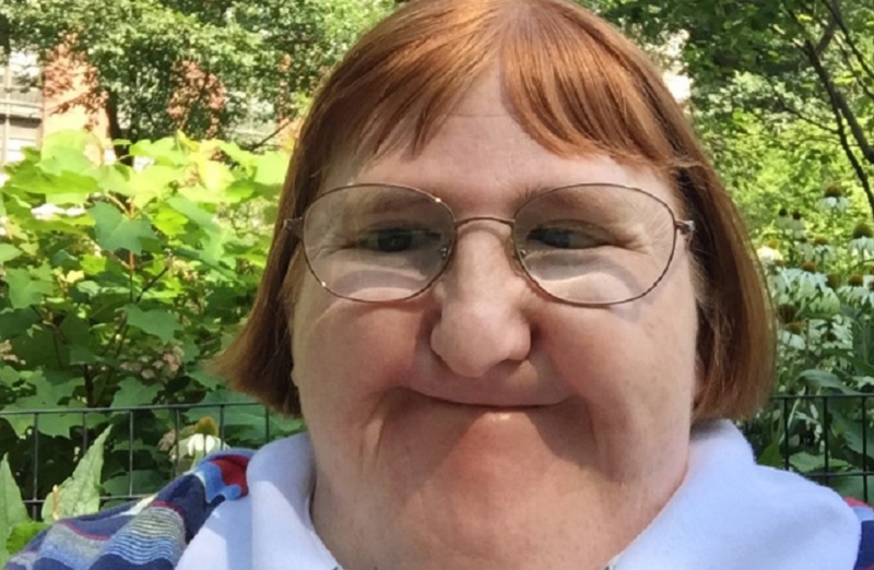 Melissa Blake: escritora enfrentó las burlas con inspiradora campaña para demostrar su amor propio