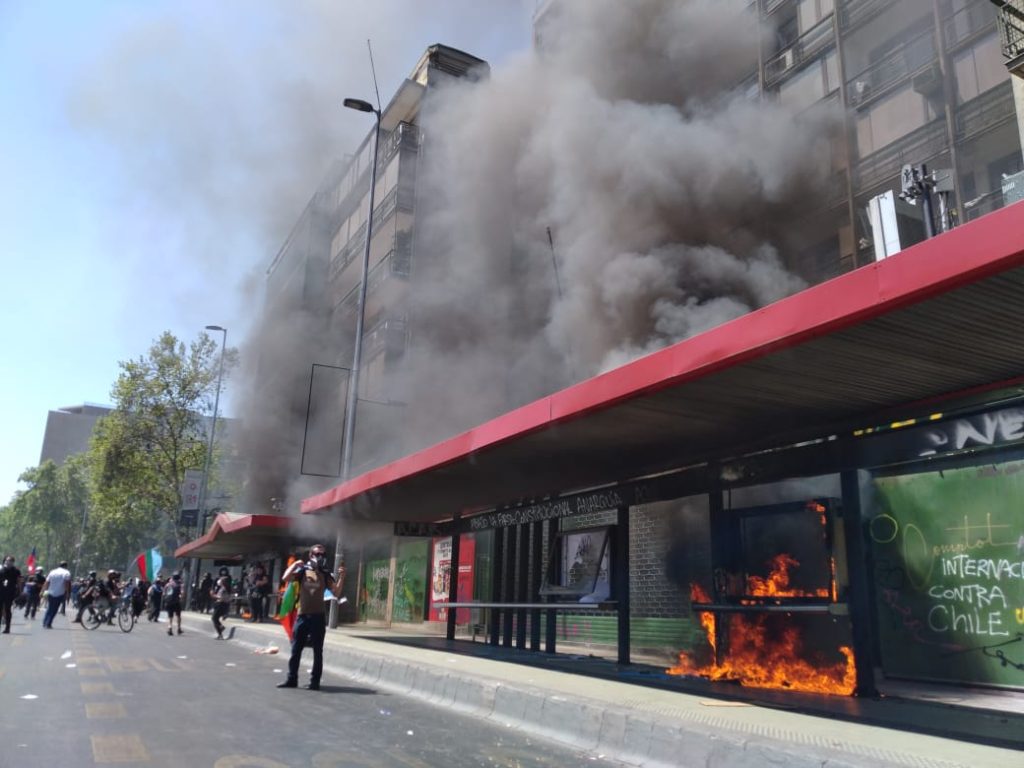 quema de paraderos en marcha