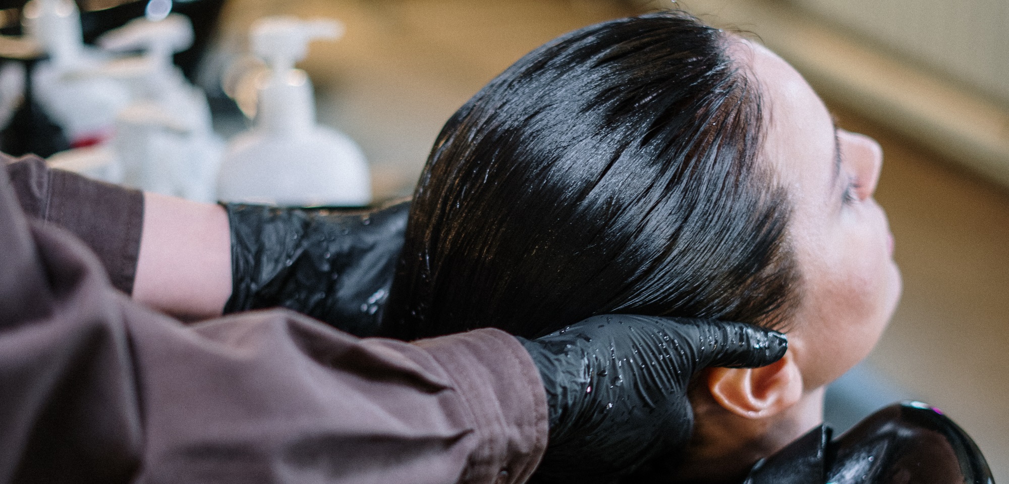 Especialistas explican por qué las mascarillas de pelo caseras no sirven y cuáles debes preferir